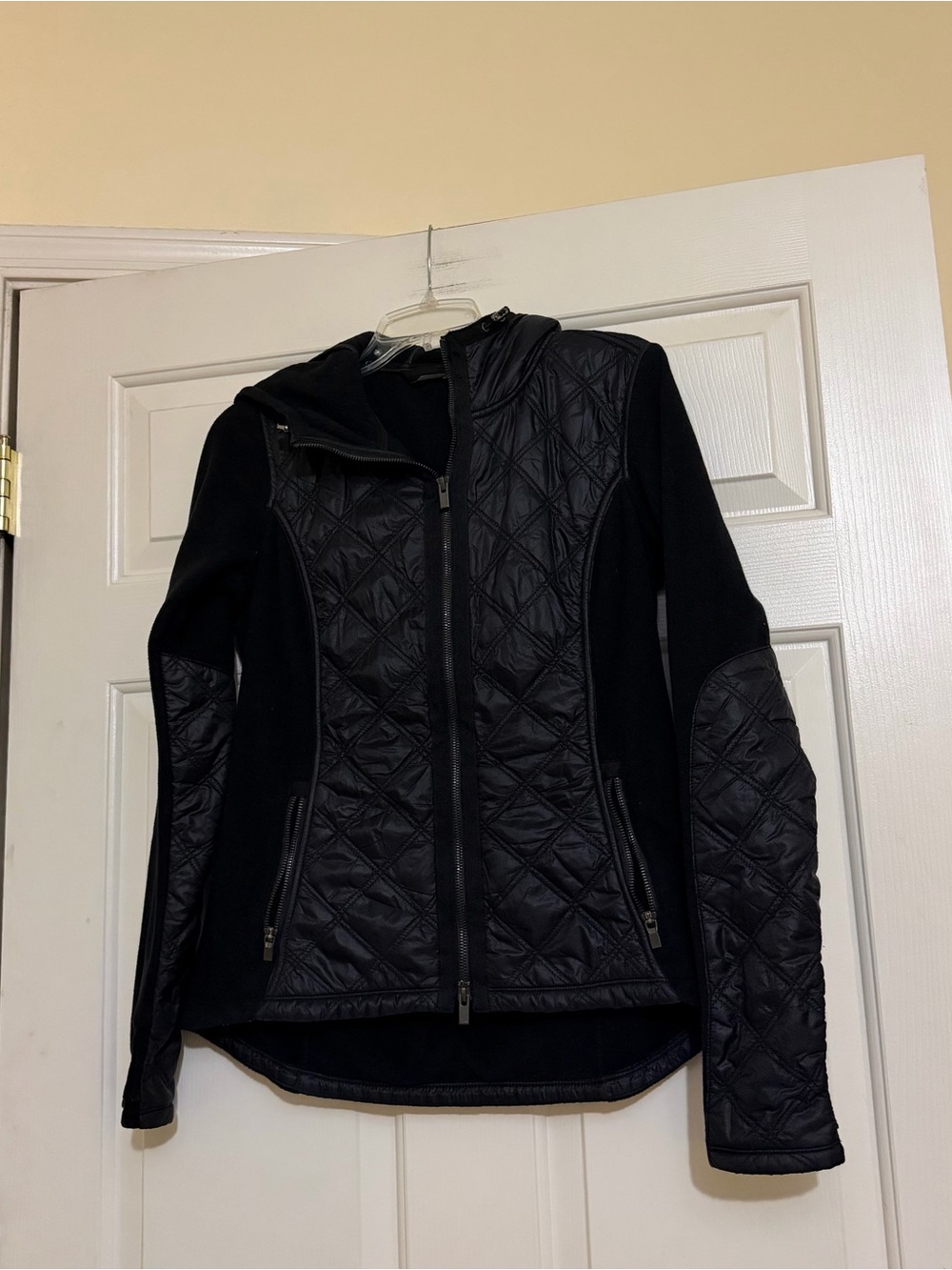 ATHLETA Full Zip Puff Fleece Quilted Hooded Jacket BLACK Size Medium Mixed Media